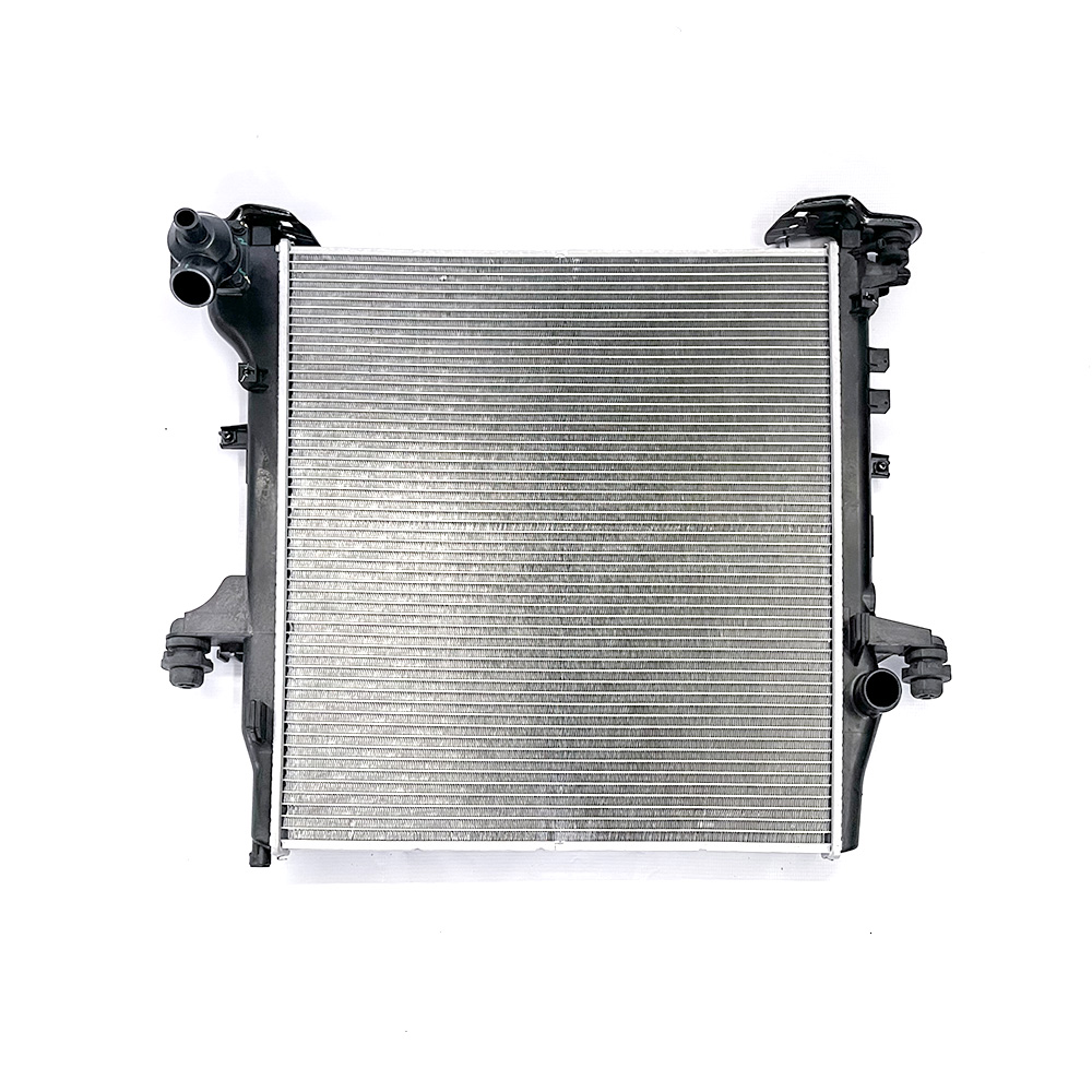 Radiator (S10) for MAHINDRA SCORPIO 2.2 MHAWK LWB S4/S6/S10/S11 — view 1